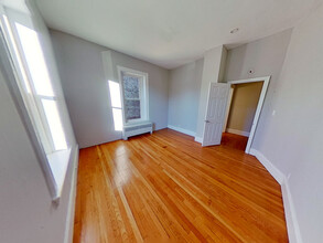 387 Commonwealth Ave, Unit 13 in Boston, MA - Building Photo - Building Photo