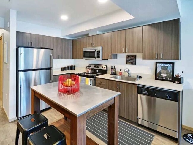 Youngstown Flats in Seattle, WA - Building Photo - Building Photo