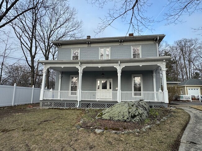 6 Rockland Pl in Newton, MA - Building Photo - Building Photo