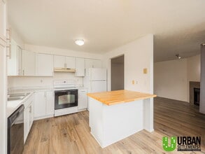 4623 N Sullivan Rd in Spokane Valley, WA - Building Photo - Building Photo