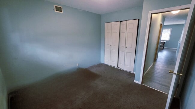 4550 Madison St NE in Minneapolis, MN - Foto de edificio - Building Photo