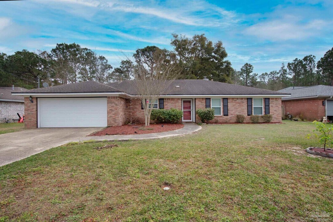 9033 Bluebay Ln in Pensacola, FL - Building Photo