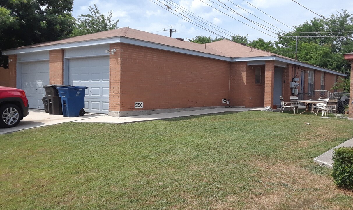 12249 Maverick Bluff Street in San Antonio, TX - Building Photo