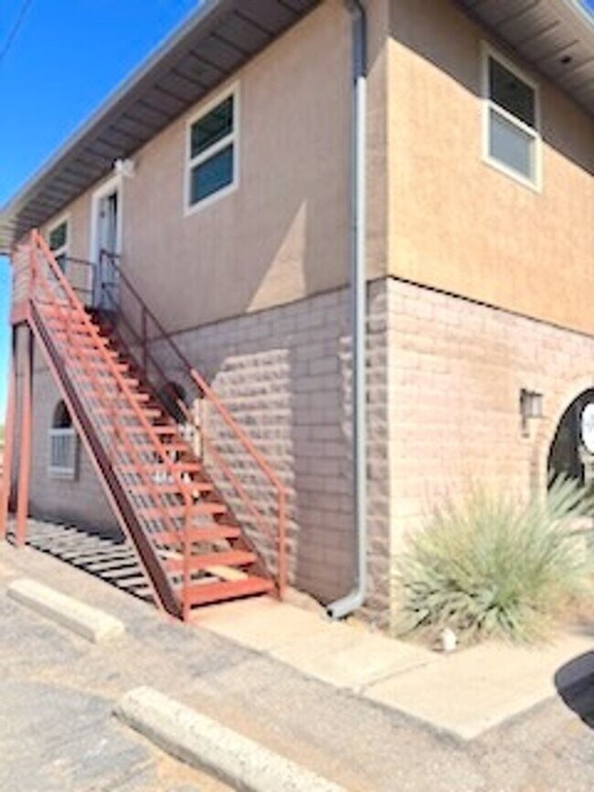 1501 E River Rd in Belen, NM - Building Photo - Building Photo