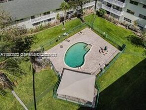 4200 NW 3rd Ct in Plantation, FL - Foto de edificio - Building Photo