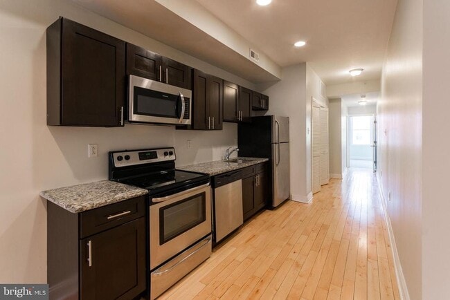 319 N Preston St in Philadelphia, PA - Building Photo - Building Photo