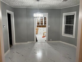 375 Military Rd in Buffalo, NY - Building Photo