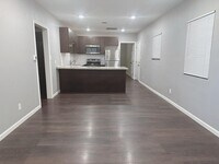 1817 Worms St photo'