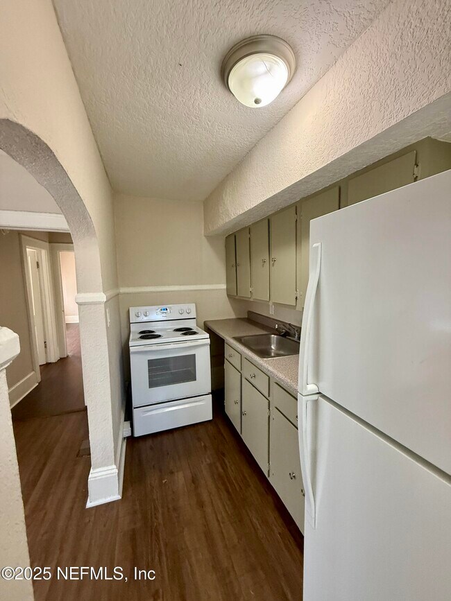 2047 Myra St in Jacksonville, FL - Building Photo - Building Photo
