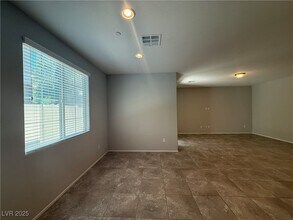 6137 Scarlet Leaf St in Las Vegas, NV - Building Photo - Building Photo