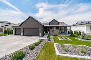 3638 S Purple Sage Dr in Ammon, ID - Building Photo