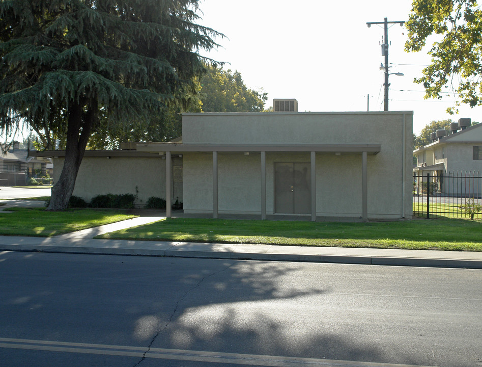 832 Tulare St in Fresno, CA - Building Photo