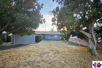 11415 Stranwood Ave in Granada Hills, CA - Building Photo - Building Photo