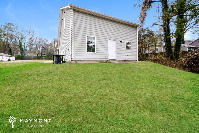 2003 Reynolds Dr SW in Atlanta, GA - Building Photo - Building Photo