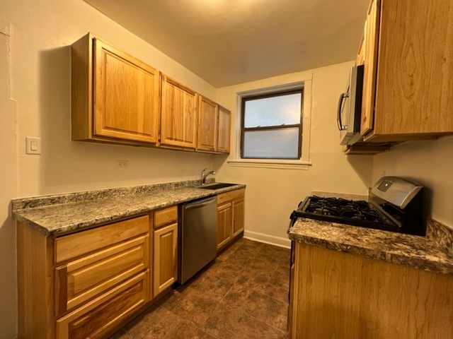5927 N Paulina St, Unit 2W in Chicago, IL - Building Photo - Building Photo
