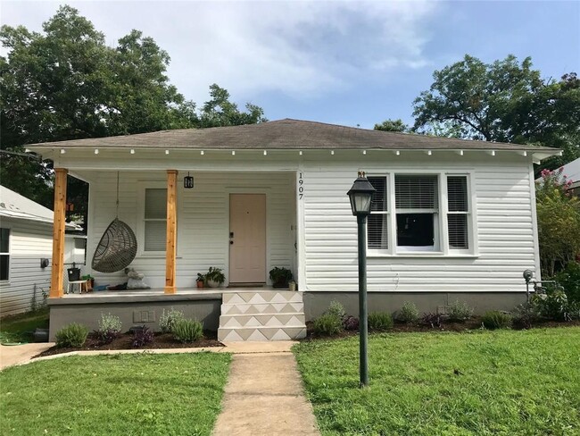 1907 E 18th St in Austin, TX - Building Photo - Building Photo