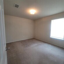 223 Preston Dr in Cleburne, TX - Building Photo - Building Photo
