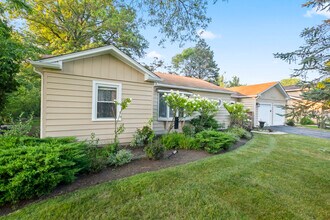 3952 Oak Ave in Northbrook, IL - Building Photo - Building Photo
