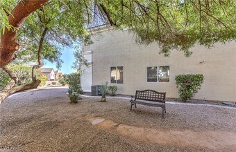 9900 Calabasas Ave in Las Vegas, NV - Building Photo - Building Photo