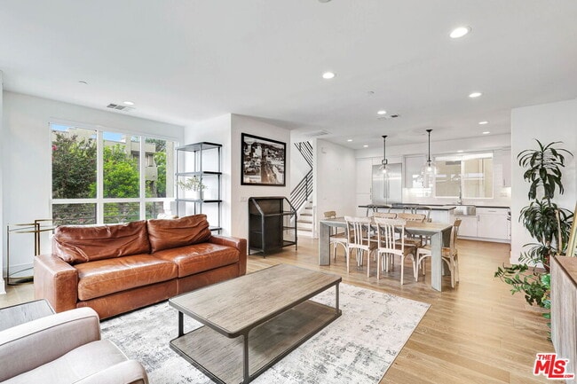 1414 1/2 N Stanley Ave in Los Angeles, CA - Building Photo - Building Photo