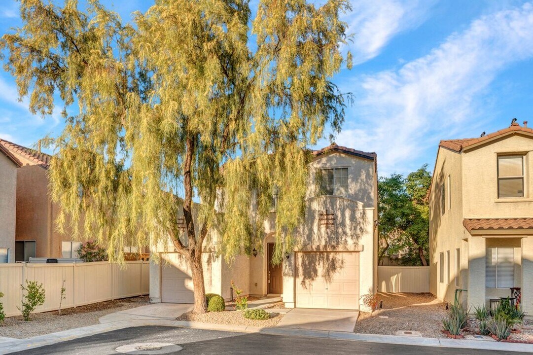 7983 Cook Islands Ct in Las Vegas, NV - Building Photo