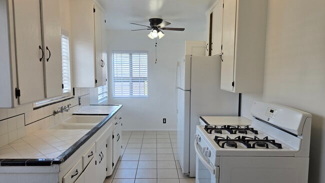 3552 Locke Ave, Unit 3552 Locke Ave.