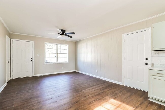 638 S Elm St in High Point, NC - Building Photo - Building Photo