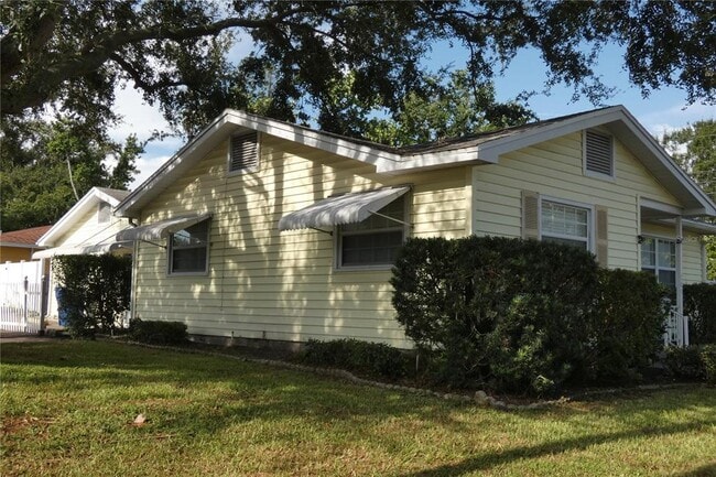 700 31st Ave N in St. Petersburg, FL - Building Photo - Building Photo