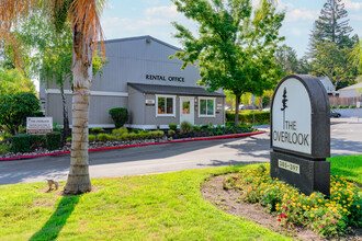 The Overlook Apartments in Auburn, CA - Foto de edificio - Building Photo