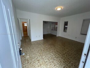 3110 SW 23rd Terrace in Miami, FL - Building Photo - Building Photo
