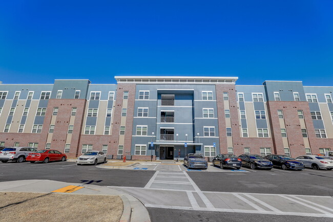 Reserve at Hollywood in Atlanta, GA - Building Photo - Building Photo