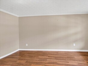 3725 Crescent Walk Ln NE in Suwanee, GA - Building Photo - Building Photo