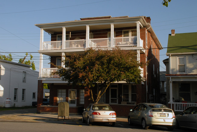 345 Herman Ave in Lemoyne, PA - Foto de edificio - Building Photo