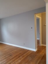 2321 Haverford Rd, Unit B in Ardmore, PA - Foto de edificio - Building Photo