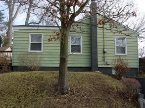 247 Smith Rd in Lake Ronkonkoma, NY - Building Photo - Building Photo
