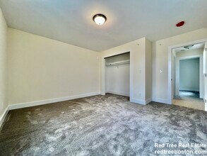 13 Dalby St, Unit 2 in Newton, MA - Building Photo - Building Photo