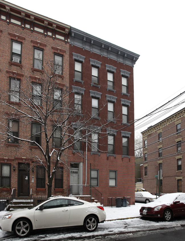 201 Madison St in Hoboken, NJ - Building Photo - Building Photo