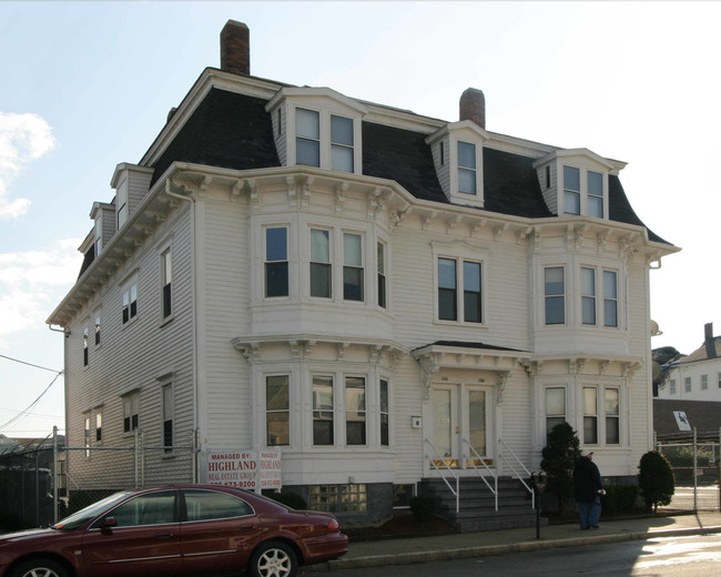 348 2nd St in Fall River, MA - Foto de edificio - Building Photo