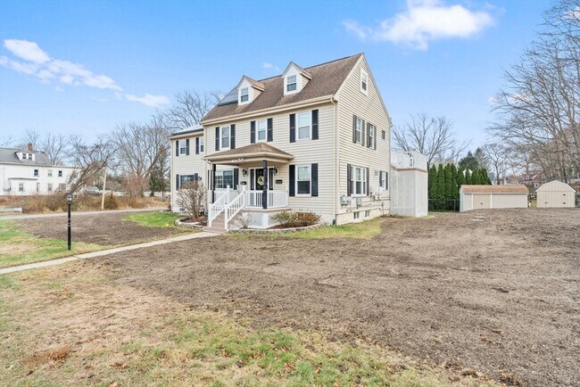 70 W High St in Avon, MA - Building Photo - Building Photo