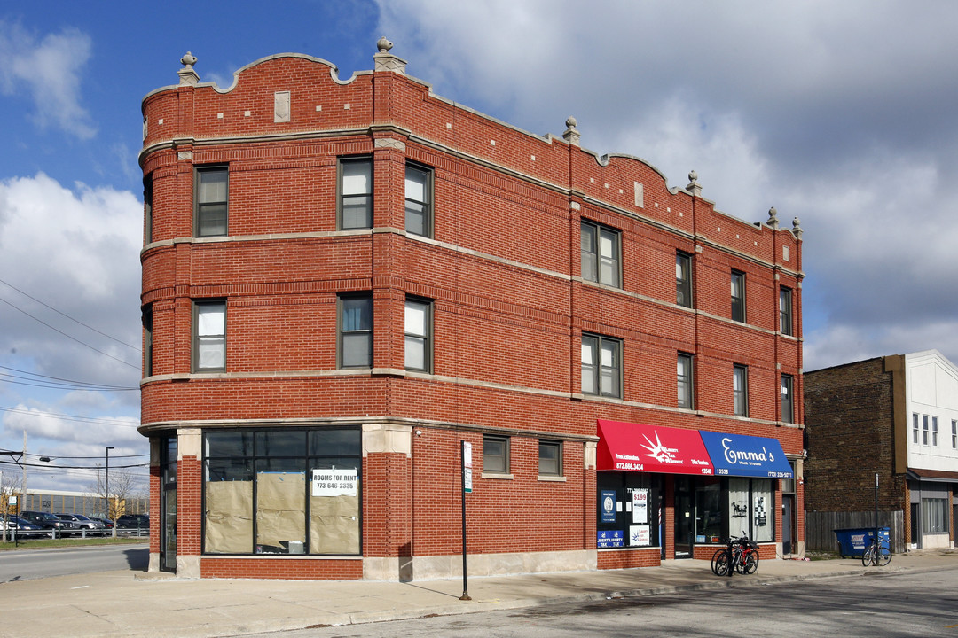 13536 S Brandon Ave in Chicago, IL - Building Photo