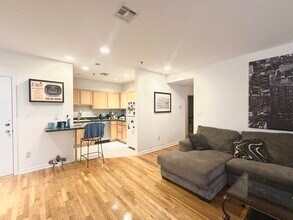 536 Grand St in Hoboken, NJ - Building Photo - Building Photo