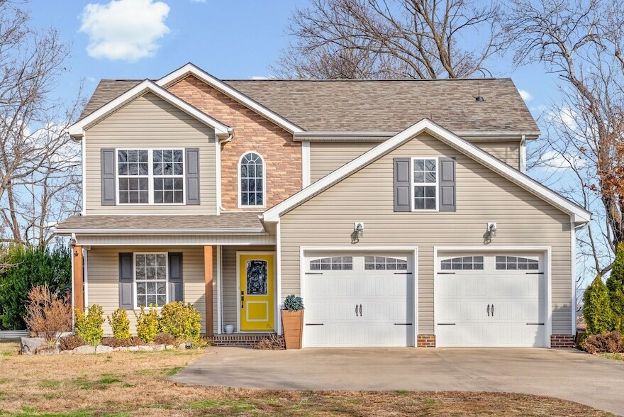 1903 E Boy Scout Rd in Clarksville, TN - Building Photo