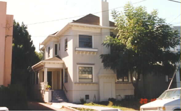 525 66th St in Oakland, CA - Foto de edificio - Building Photo