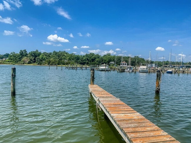 24304 N Patuxent Beach Rd in California, MD - Building Photo - Building Photo