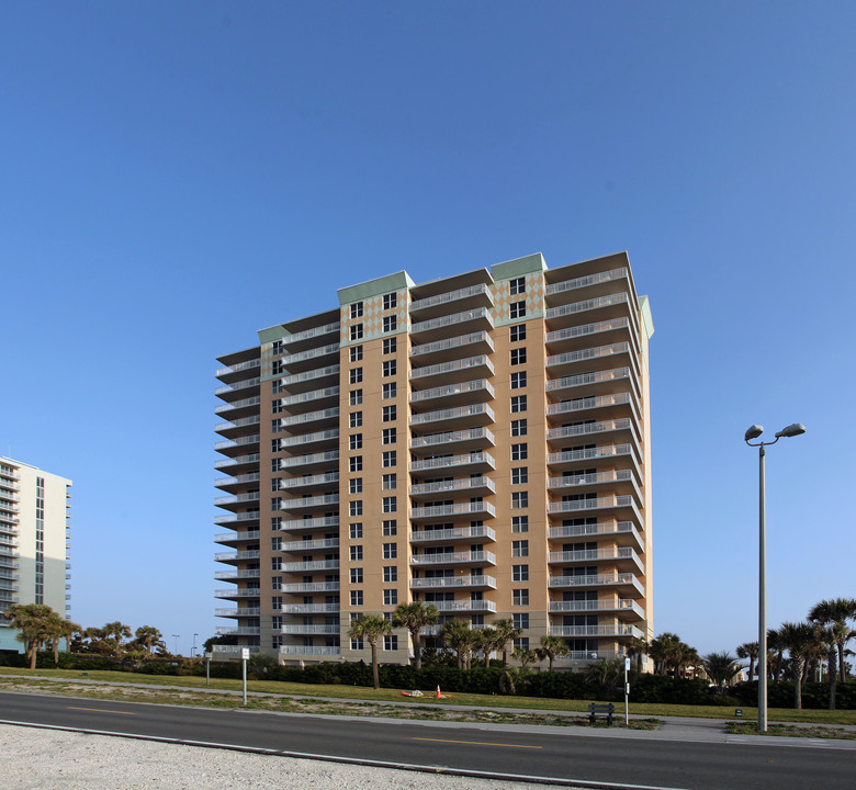 Santa Rosa Towers in Gulf Breeze, FL - Building Photo