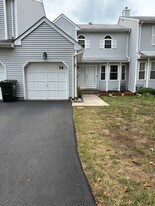 14 Apache Way in Branchburg, NJ - Building Photo