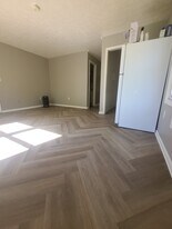 1280 N Frederick Pike