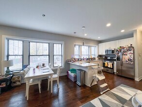 1750 W Summerdale Ave in Chicago, IL - Building Photo - Building Photo