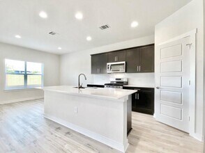 1021 Winnsboro Lp in Round Rock, TX - Building Photo - Building Photo