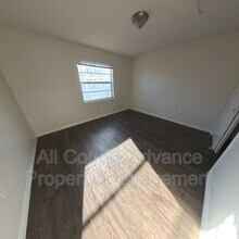 4911 E Temple Heights Rd in Tampa, FL - Building Photo - Building Photo